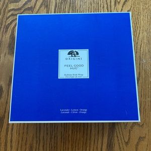 Origins Feel Good Hug Bedtime body wrap- Lavender orange lemon